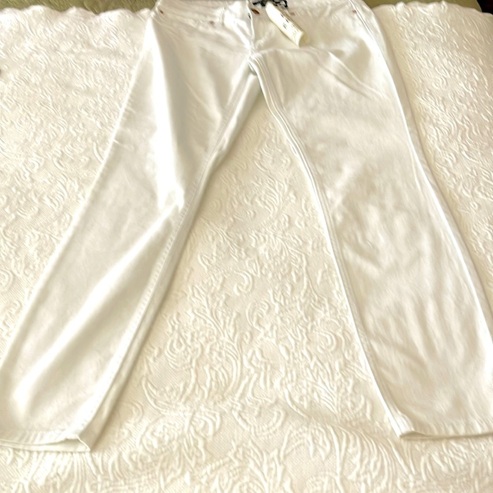 NWT white jeans by Generra size 11. - Picture 5 of 5